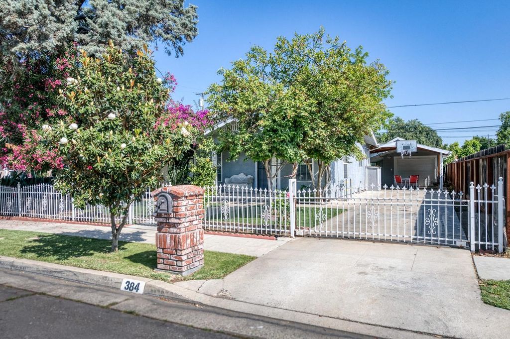 384 W Fir Avenue, Pinedale, CA 93650