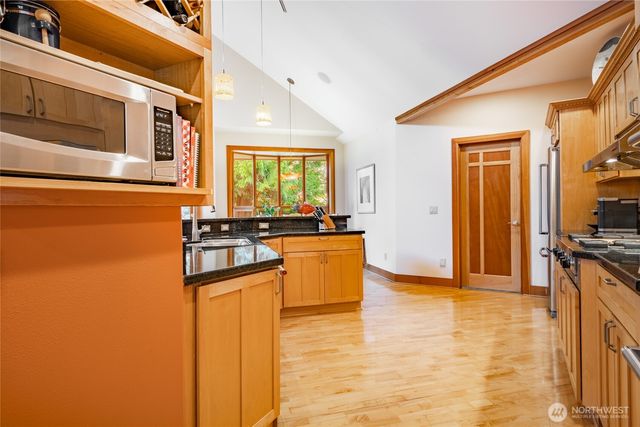 8815 Goshawk Road, Blaine, WA 98230