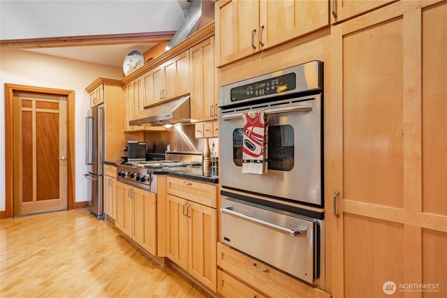 8815 Goshawk Road, Blaine, WA 98230