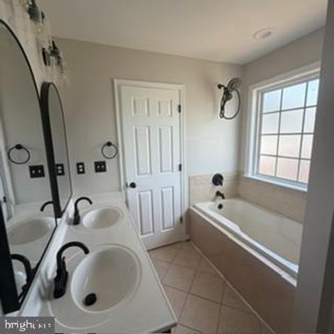 100 SAND DOLLAR CV, Stafford, VA 22554