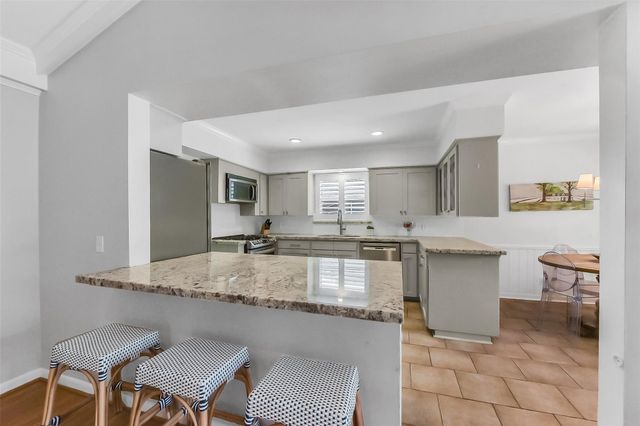 7706 Meadowbriar Lane, Houston, TX 77063