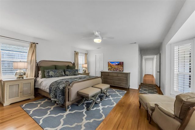 7706 Meadowbriar Lane, Houston, TX 77063