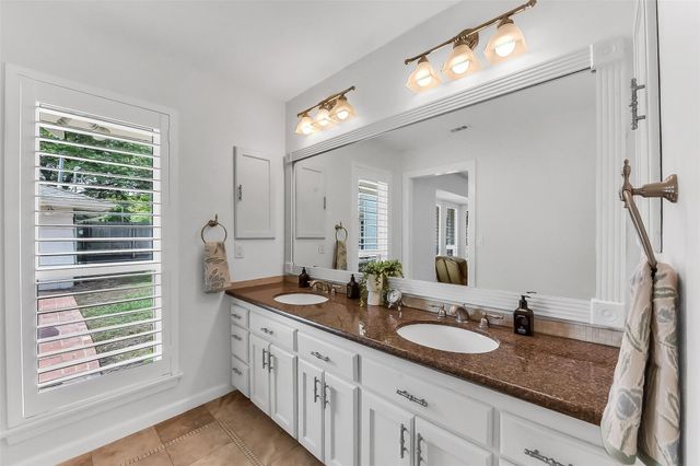 7706 Meadowbriar Lane, Houston, TX 77063