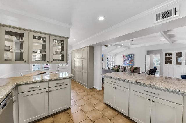 7706 Meadowbriar Lane, Houston, TX 77063