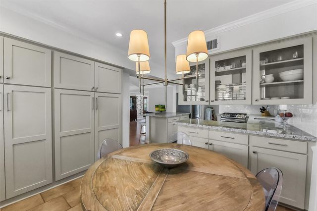 7706 Meadowbriar Lane, Houston, TX 77063