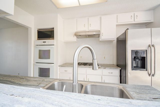 4906 E Orem Drive, Houston, TX 77048