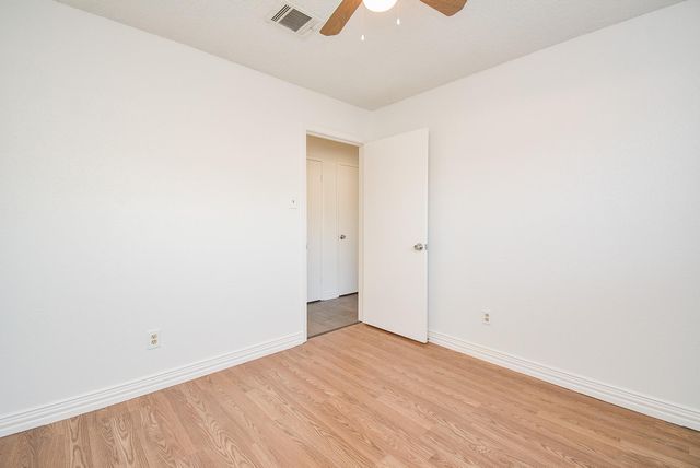 4906 E Orem Drive, Houston, TX 77048