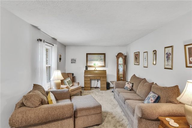 156 Dinwiddie Dr, Plum Boro, PA 15068