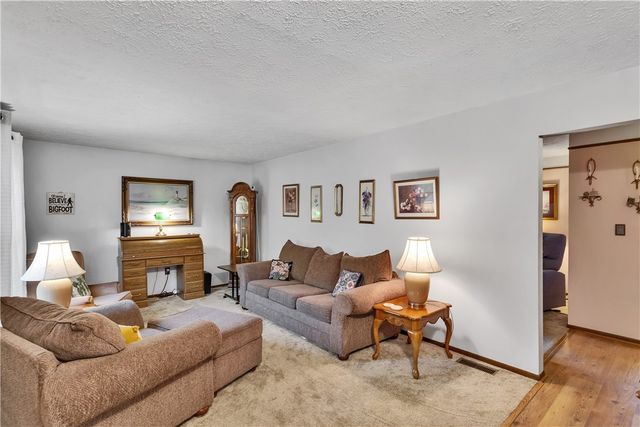 156 Dinwiddie Dr, Plum Boro, PA 15068