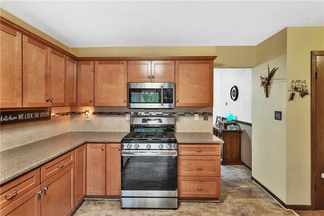 156 Dinwiddie Dr, Plum Boro, PA 15068