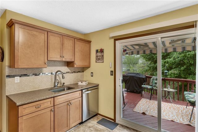 156 Dinwiddie Dr, Plum Boro, PA 15068