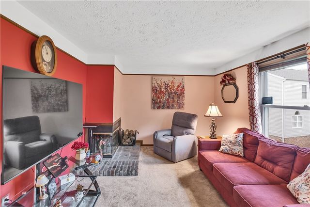 156 Dinwiddie Dr, Plum Boro, PA 15068