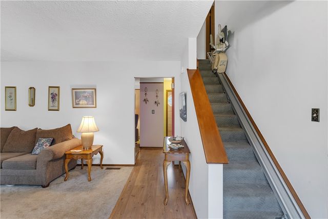 156 Dinwiddie Dr, Plum Boro, PA 15068