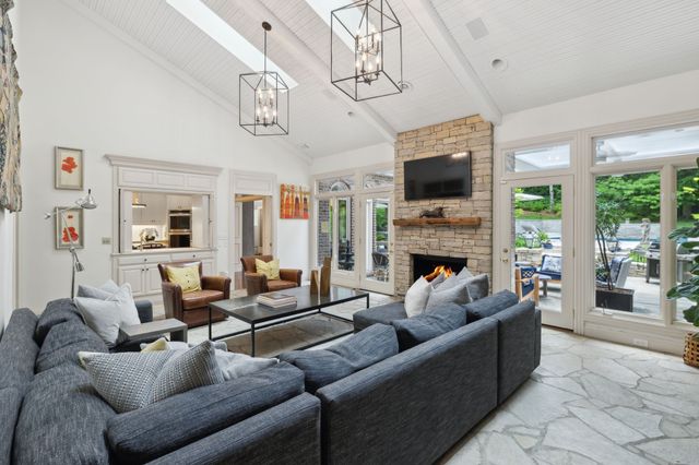 915 Calloway Dr, Brentwood, TN 37027