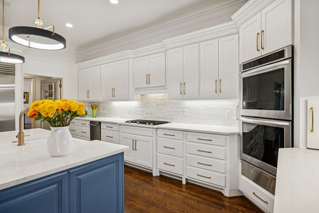 915 Calloway Dr, Brentwood, TN 37027