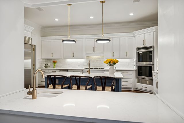 915 Calloway Dr, Brentwood, TN 37027