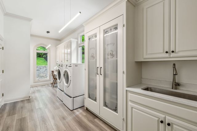 915 Calloway Dr, Brentwood, TN 37027