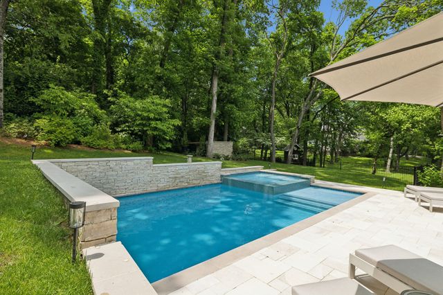 915 Calloway Dr, Brentwood, TN 37027