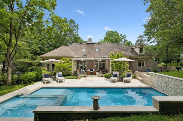 915 Calloway Dr, Brentwood, TN 37027