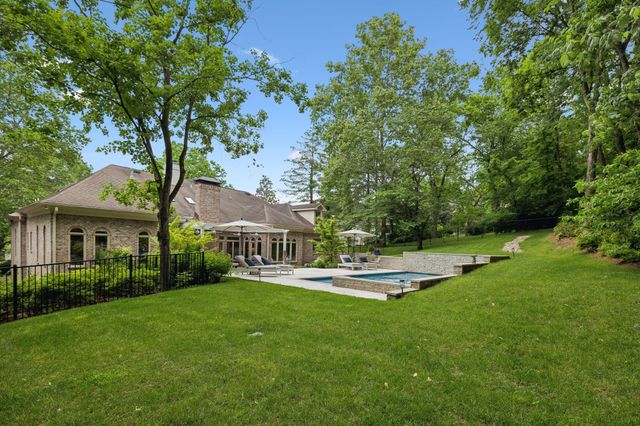 915 Calloway Dr, Brentwood, TN 37027