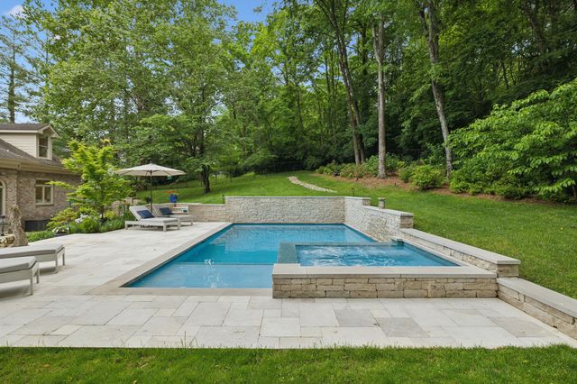 915 Calloway Dr, Brentwood, TN 37027