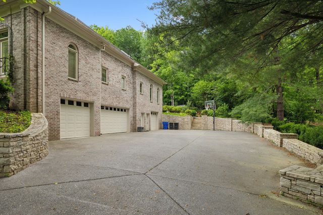 915 Calloway Dr, Brentwood, TN 37027