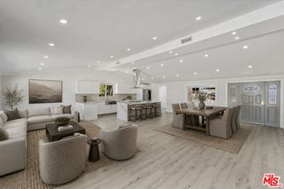 20859 Exhibit Place, Woodland Hills (los Angeles), CA 91367