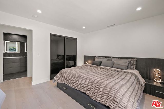 3350 Virginia Avenue, Santa Monica, CA 90404