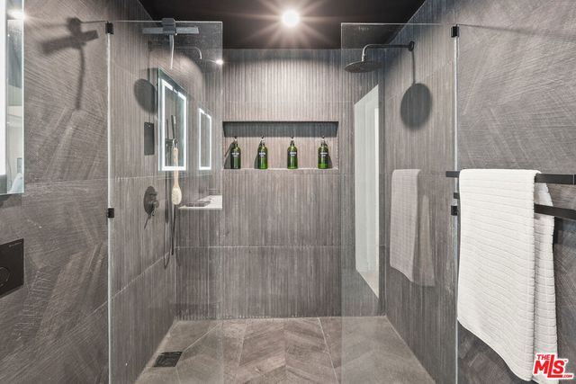 3350 Virginia Avenue, Santa Monica, CA 90404