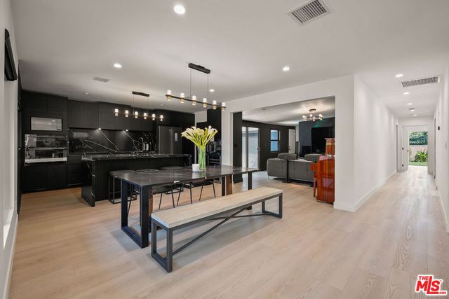 3350 Virginia Avenue, Santa Monica, CA 90404