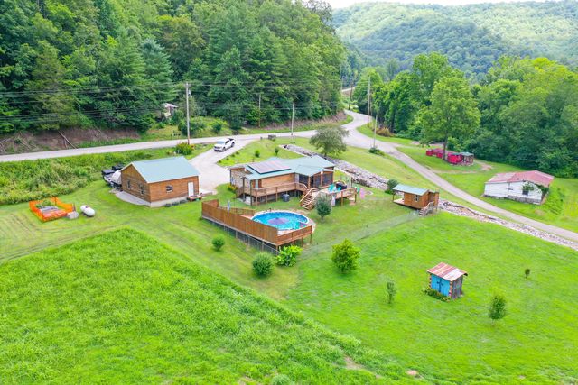 4264 1482 Highway, Oneida, KY 40972