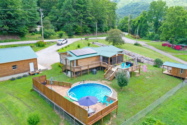 4264 1482 Highway, Oneida, KY 40972