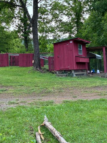 4264 1482 Highway, Oneida, KY 40972