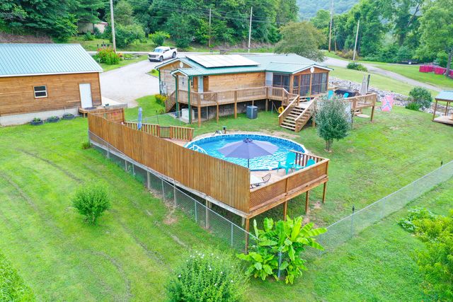 4264 1482 Highway, Oneida, KY 40972