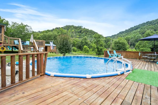 4264 1482 Highway, Oneida, KY 40972