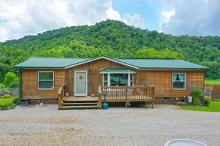 4264 1482 Highway, Oneida, KY 40972