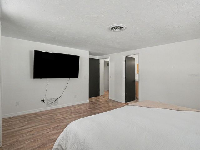 222 MALVERN DRIVE, Venice, FL 34293