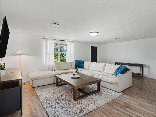 222 MALVERN DRIVE, Venice, FL 34293