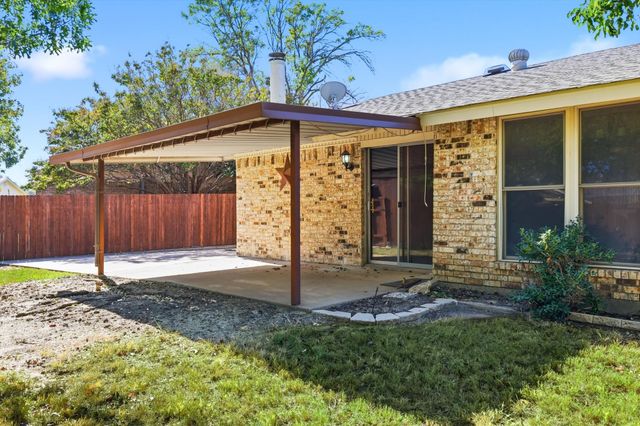 425 Ridgecrest Drive, Saginaw, TX 76179