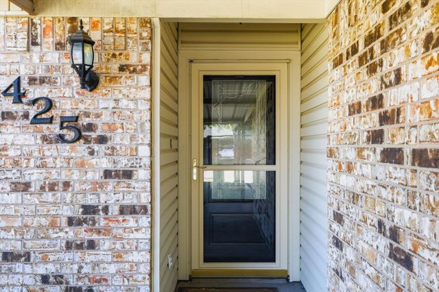 425 Ridgecrest Drive, Saginaw, TX 76179