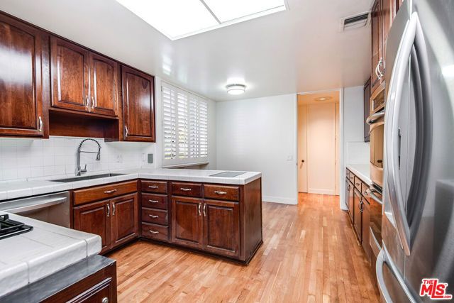 211 S Spalding Drive 107N, Beverly Hills, CA 90212