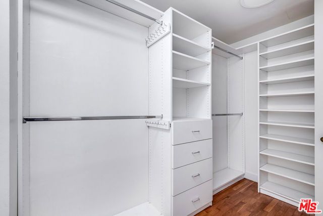 211 S Spalding Drive 107N, Beverly Hills, CA 90212