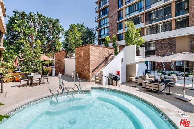 211 S Spalding Drive 107N, Beverly Hills, CA 90212