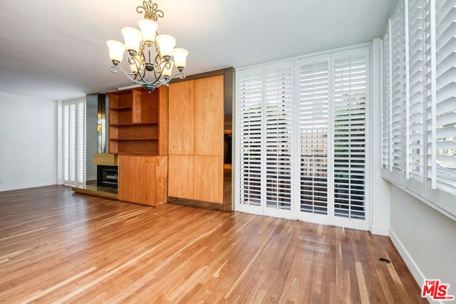 211 S Spalding Drive 107N, Beverly Hills, CA 90212