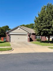 6712 N 128th East Avenue, Owasso, OK 74055