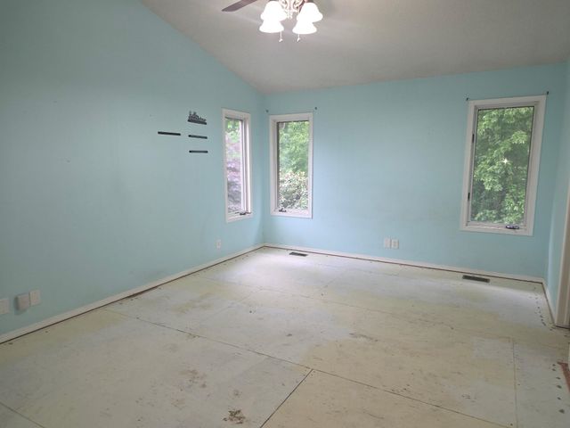 2211 S Glenhurst Ct, Andover, KS 67002