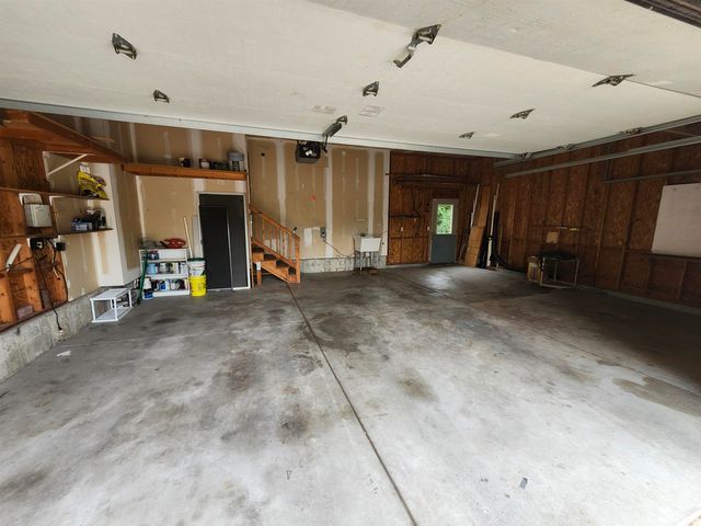 2211 S Glenhurst Ct, Andover, KS 67002