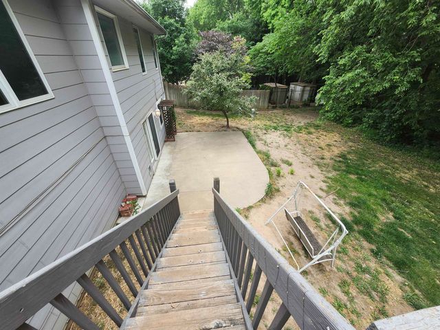 2211 S Glenhurst Ct, Andover, KS 67002