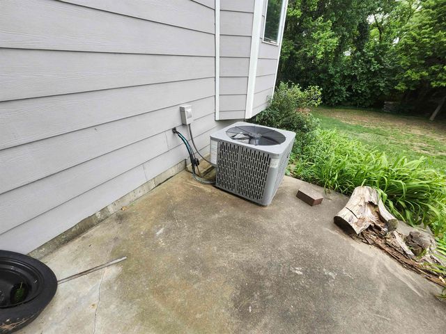 2211 S Glenhurst Ct, Andover, KS 67002