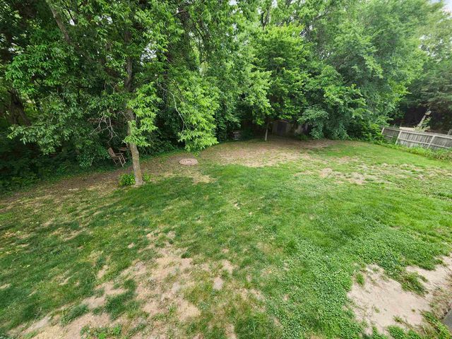 2211 S Glenhurst Ct, Andover, KS 67002